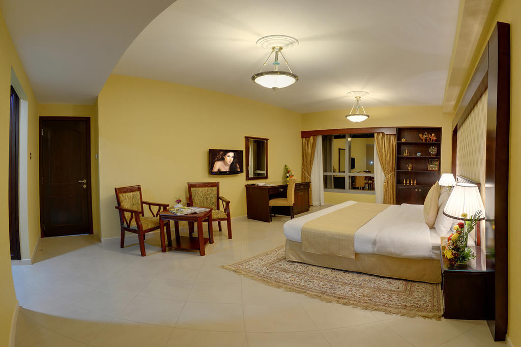 Deira Suites Deluxe Hotel Suites Dubai Exterior photo