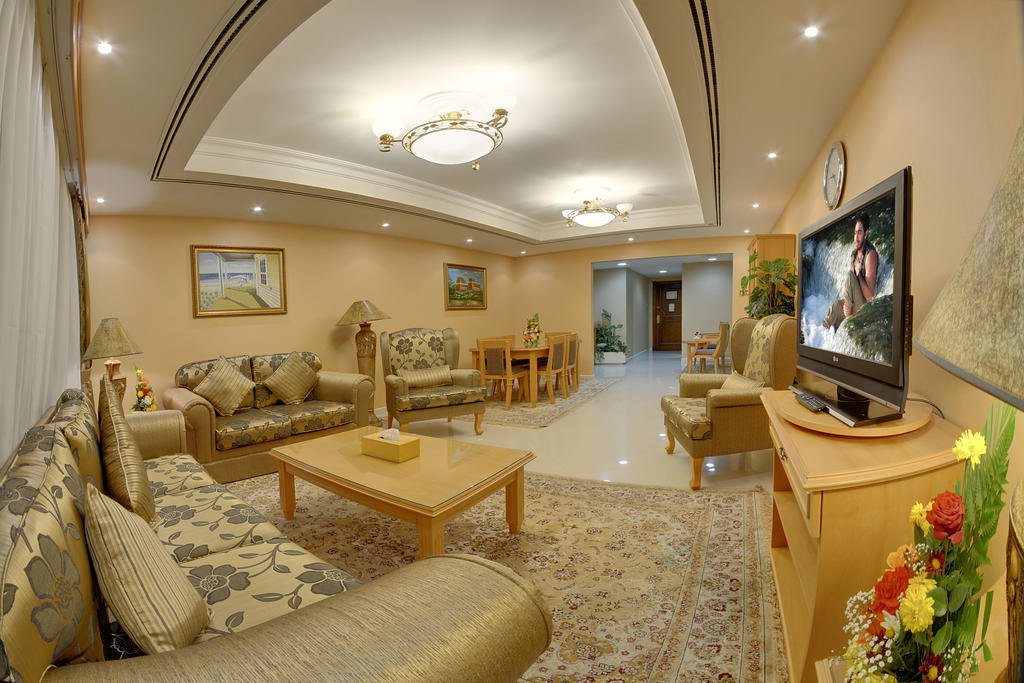 Deira Suites Deluxe Hotel Suites Dubai Exterior photo